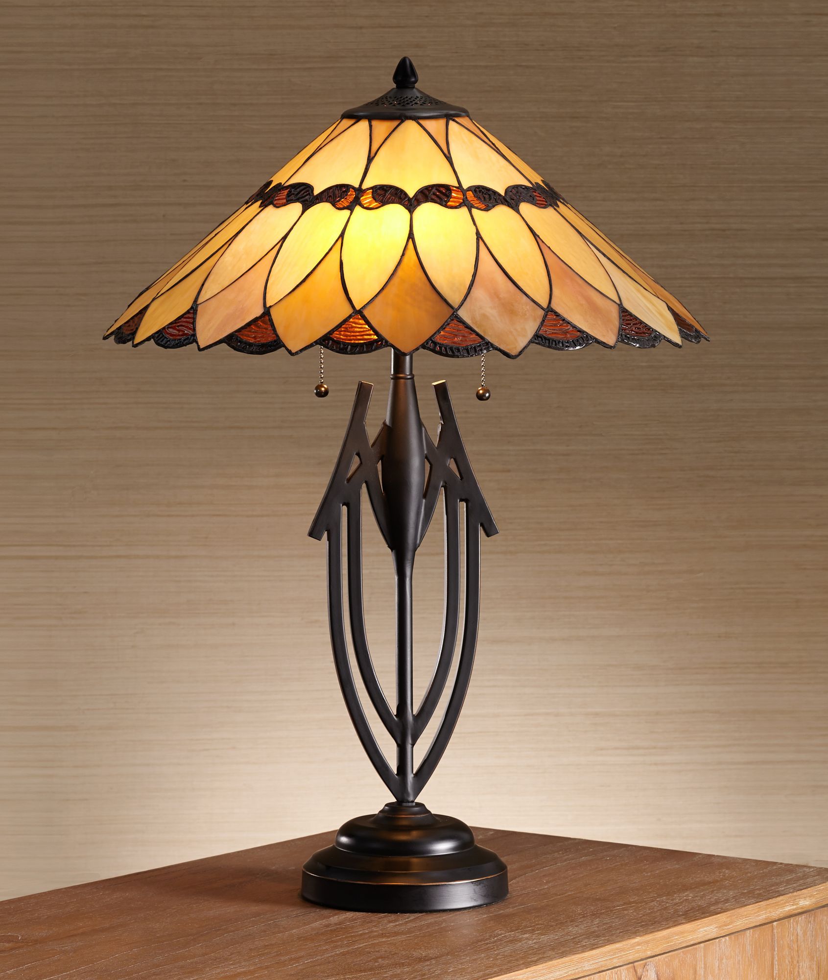Robert Louis Tiffany Shiloh Scallop Art Glass Table Lamp 6D010