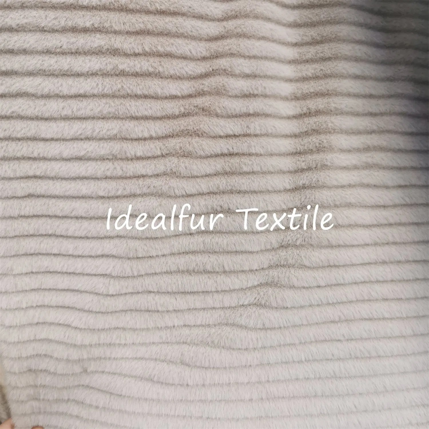 Cutting Design Fake Rabbit Fur China Fake Fur and Faux Fur price