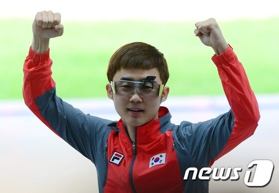 장지 경기 가평 개곡리 선산. ì¸ì²œag ì†ì‚¬ê¶Œì´ ê¹€ì¤€í™ ê¸°ëŒ€ì£¼ì—ì„œ ê°„íŒìœ¼ë¡œ ìš°ëš