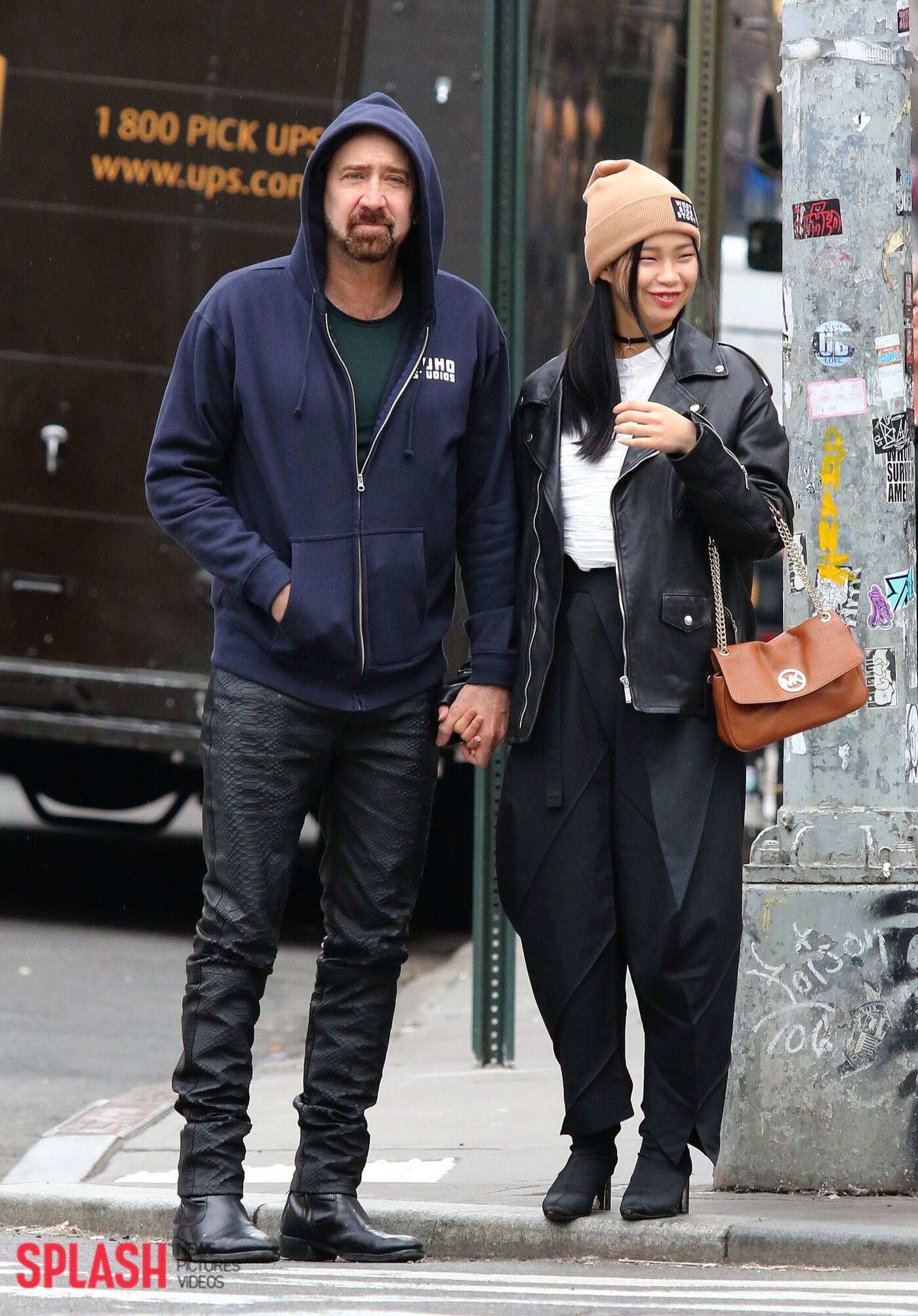 N해외연예] 니콜라스 케이지, 31세 연하 일본인 연인과 다섯번째 결혼