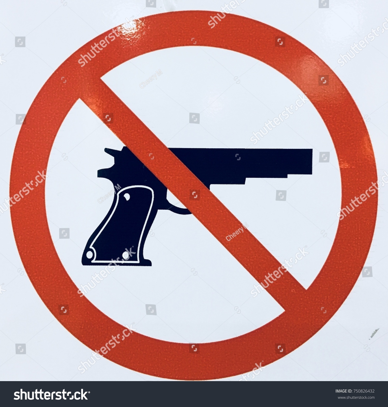 No guns allowed sign Royalty Free Stock Photo 750826432