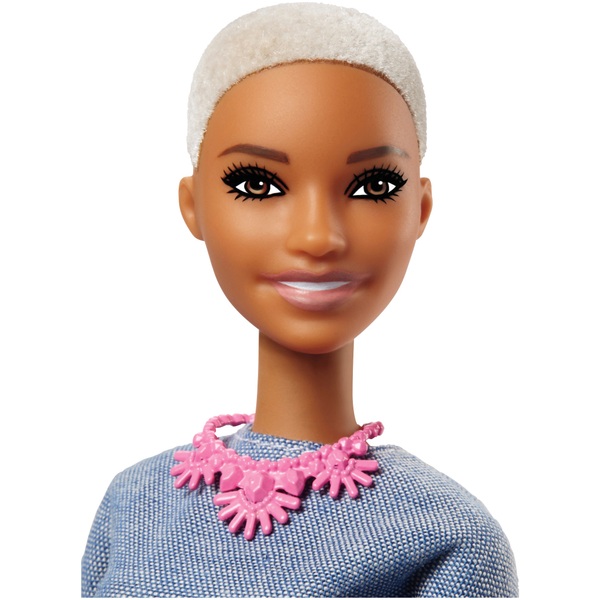 Barbie Fashionistas Puppe Buzz Cut und weiße Shorts Barbie