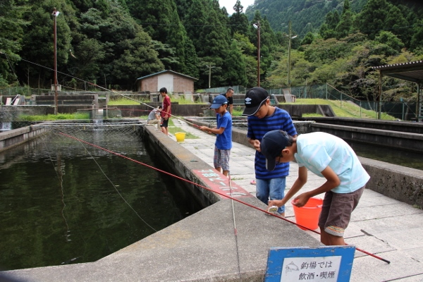 料理長の夏休み・・・いなべ市の隣 岐阜県大垣市上石津町の時山養魚場に参りました。イワナ アマゴ美味しかった～。 「料理長の日記」 三重県