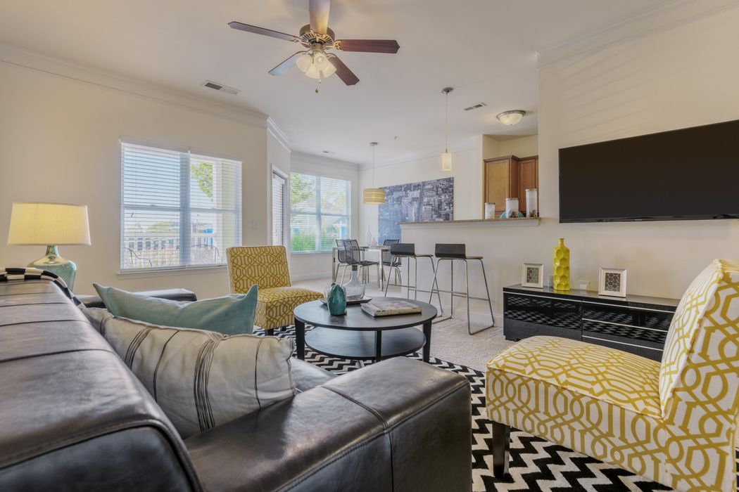 Arwen Vista Apartments, Charlotte • Student Hall •