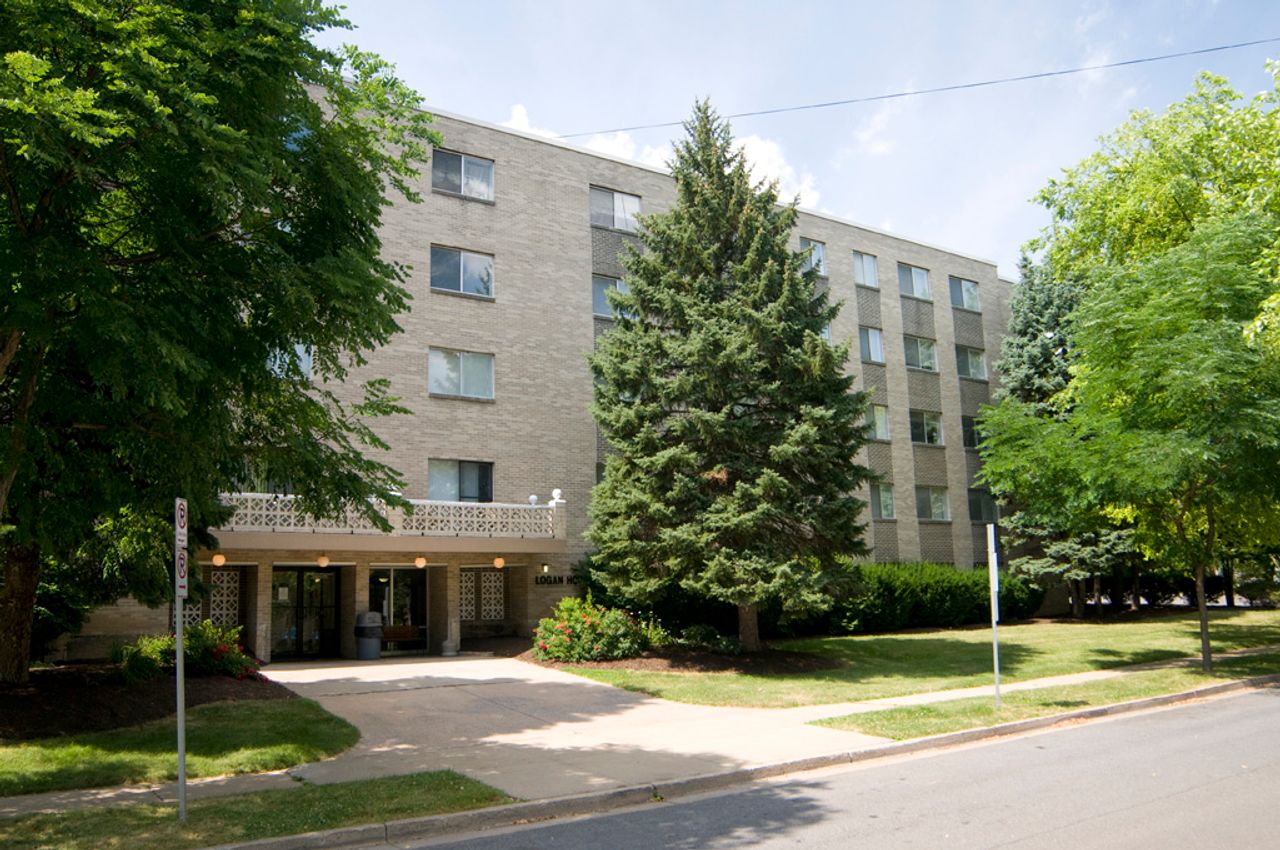 Parkway Plaza State College Student Housing • Reviews •