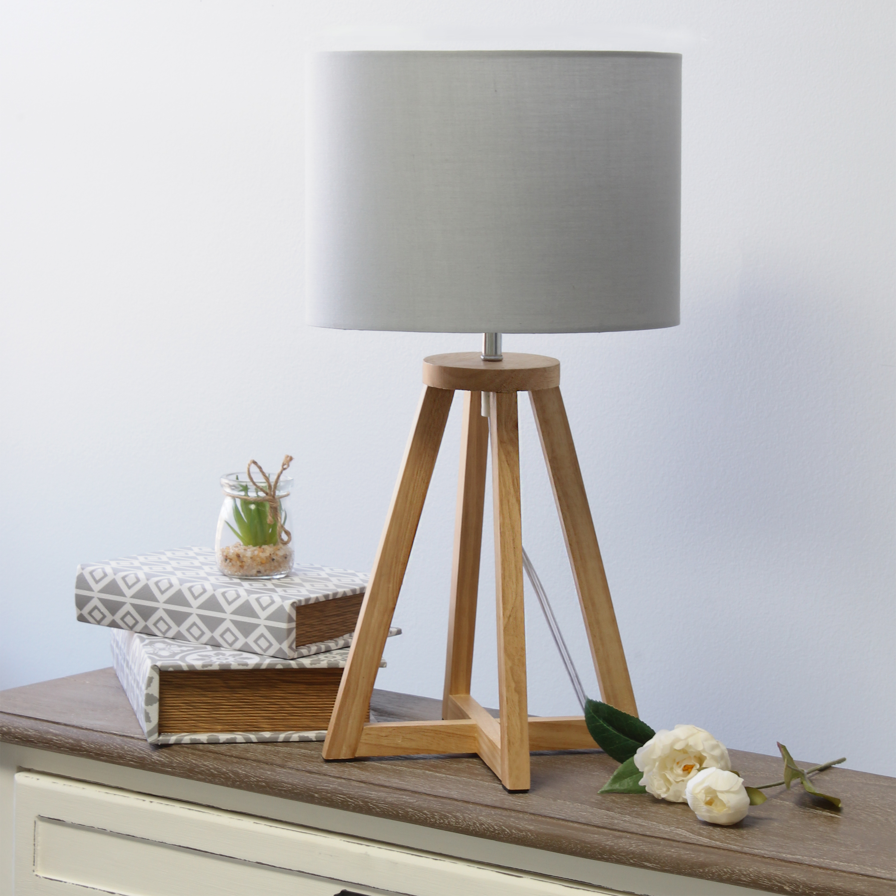 Simple Designs Interlocked Triangular Wood Table Lamp eBay