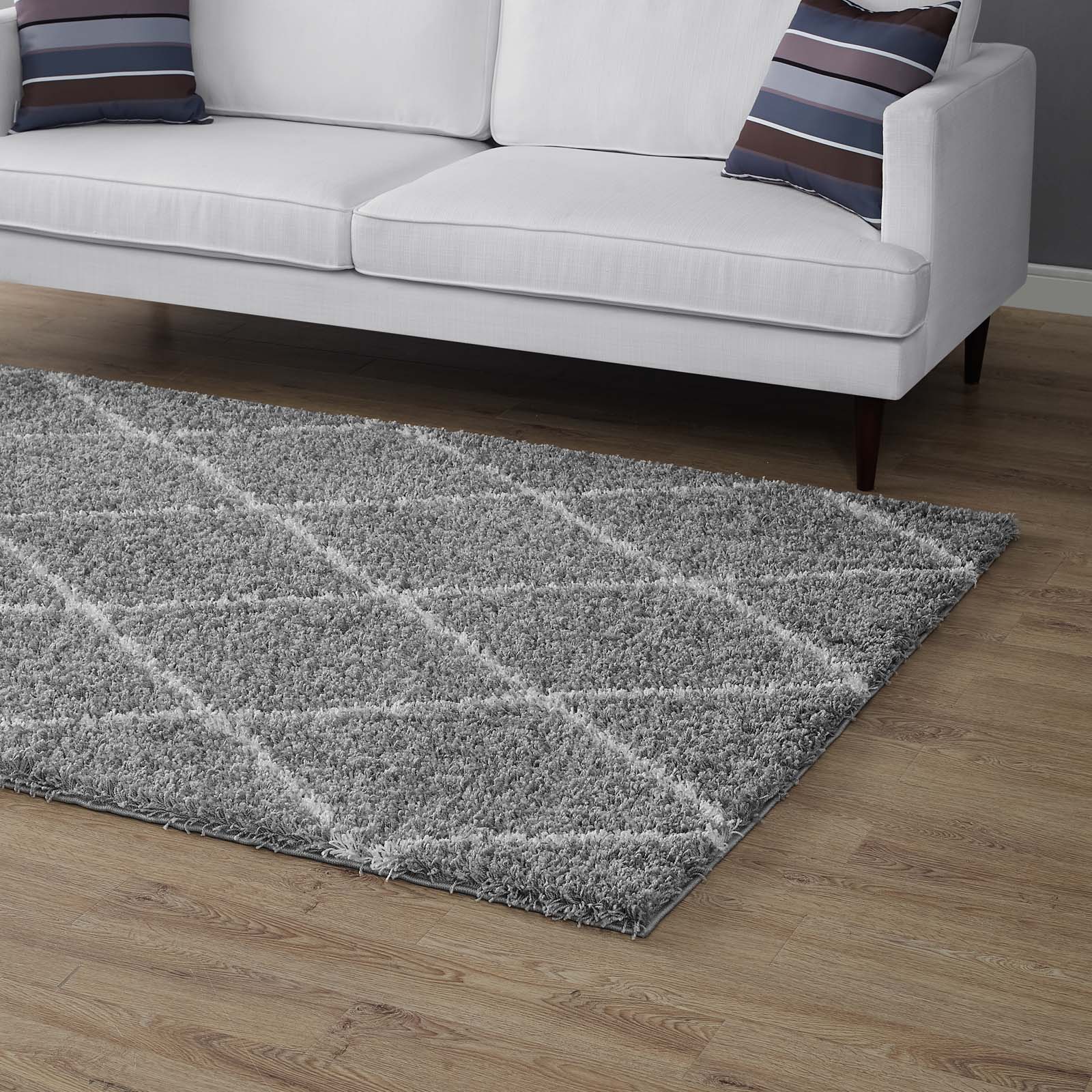 Toryn Diamond Lattice 8x10 Shag Area Rug Navy and Ivory eBay