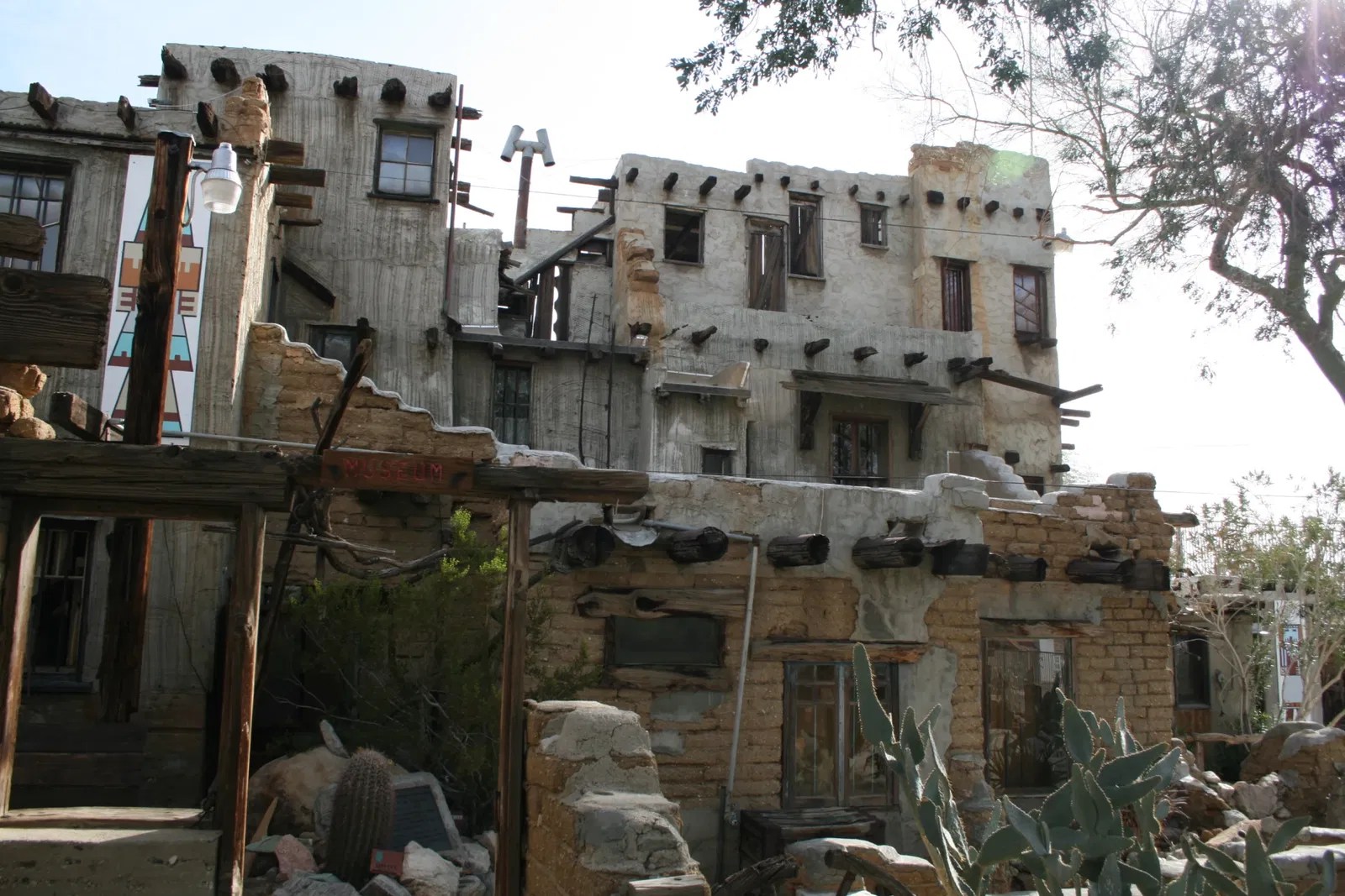 Desert Hot Springs Discover all 1+ Museums, Exhibitions & Discounts