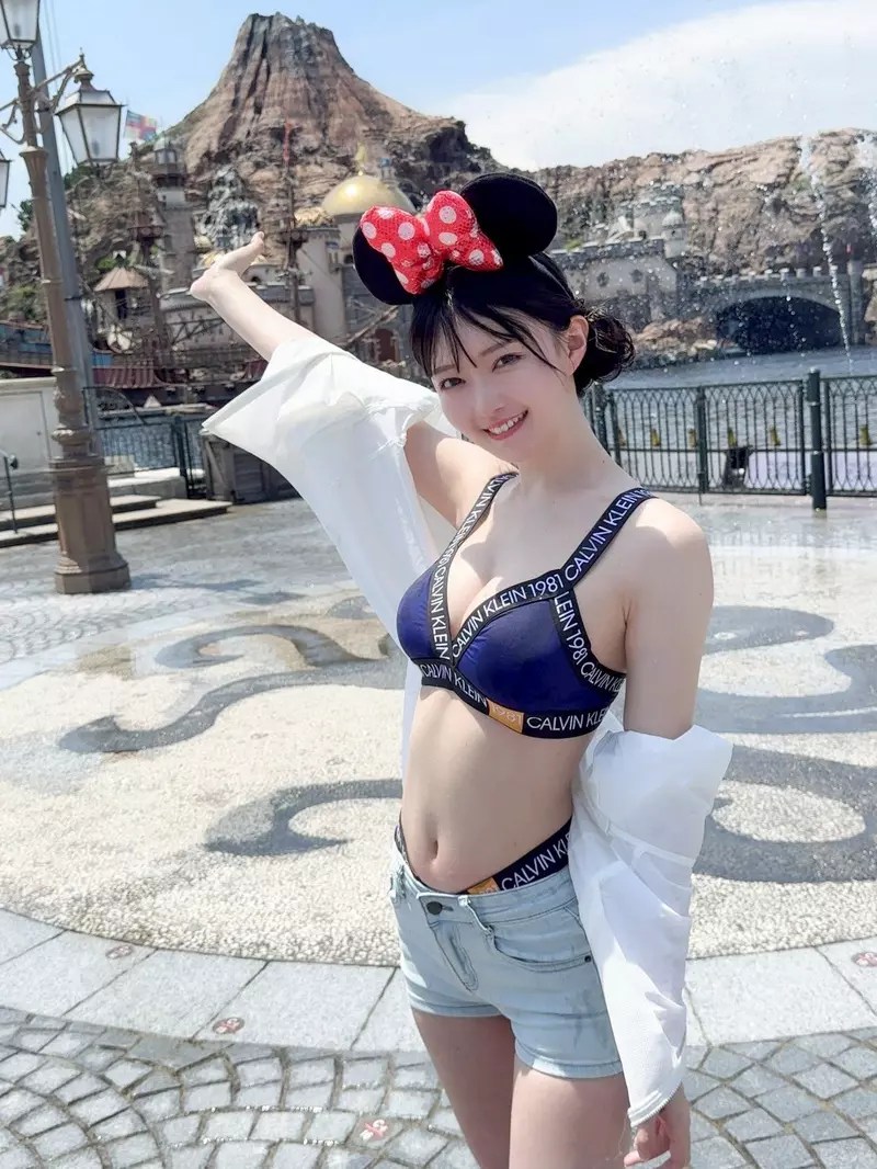 《迪士尼內衣正妹炎上》穿著過於性感這樣子的服裝是NG的唷