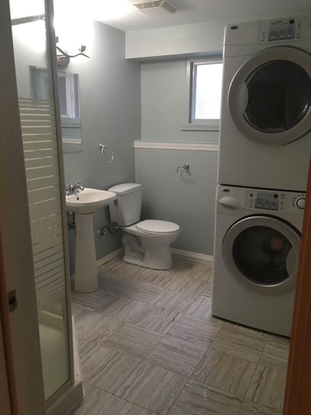 Cozy Cadboro Bay Near UVIC 1bed suite for rent (semifurnished or