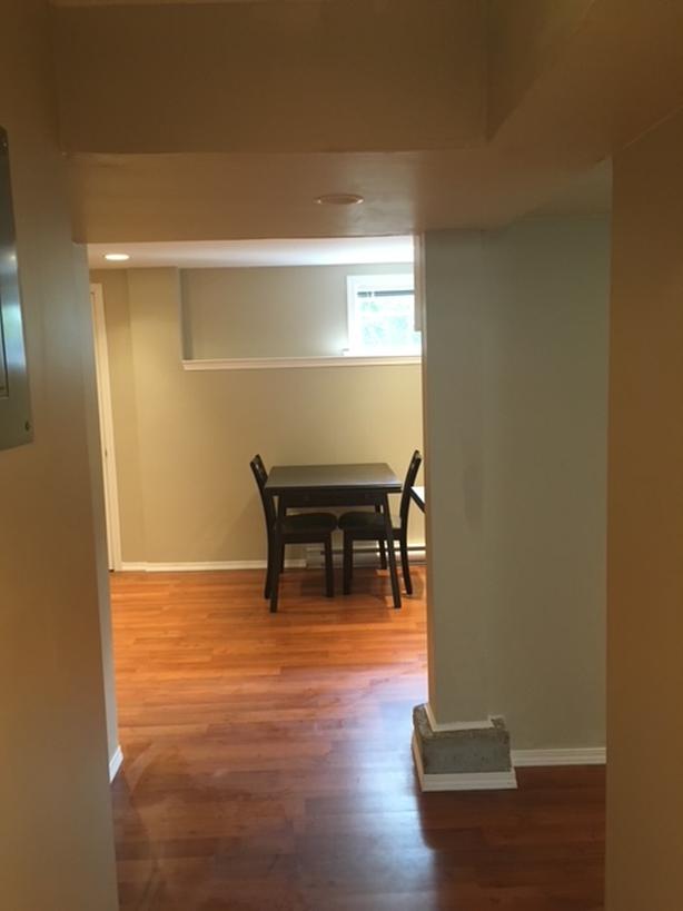 Cozy Cadboro Bay Near UVIC 1bed suite for rent (semifurnished or