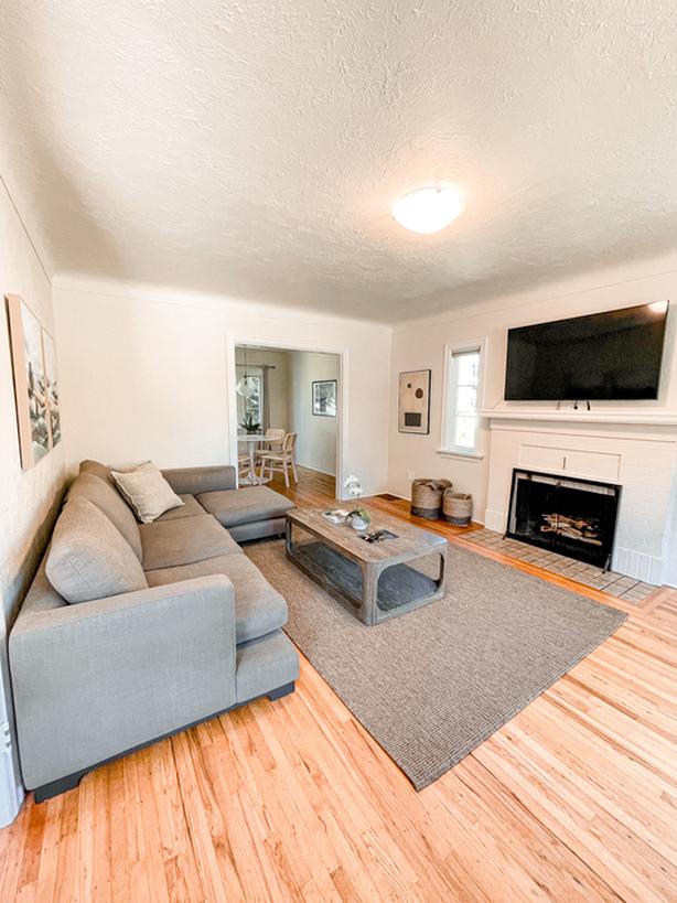 Fully Furnished Oceanside Duplex in Oak Bay Classifieds for Jobs