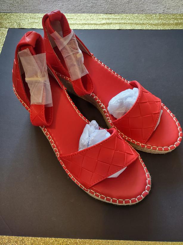 Women's shoes size 8, coutgo, Kanata, ottawa Classifieds for Jobs, Rentals, Cars, Furniture