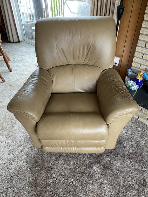 LaZBoy Recliner Classifieds for Jobs, Rentals, Cars, Furniture and