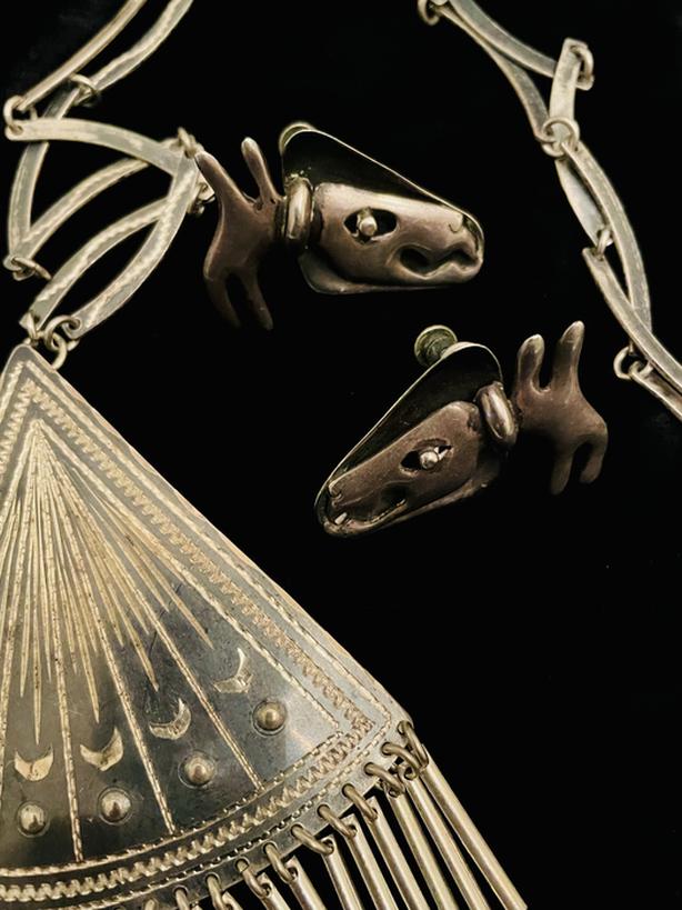 FriSat Vintage Jewelry Trunk Sale at Lazy Susan’s! Classifieds for Jobs, Rentals, Cars