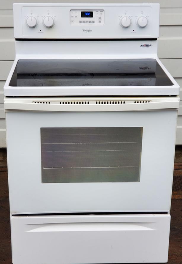 Whirlpool Smooth top Stove steamcleaning, Very Good Condition