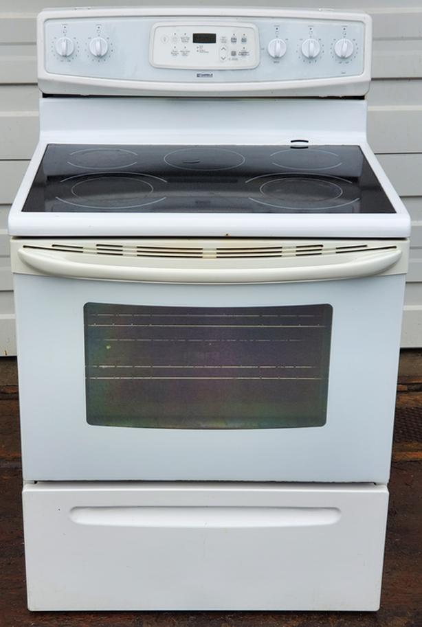 Kenmore Smooth top Stove selfcleaning, Very Good Condition