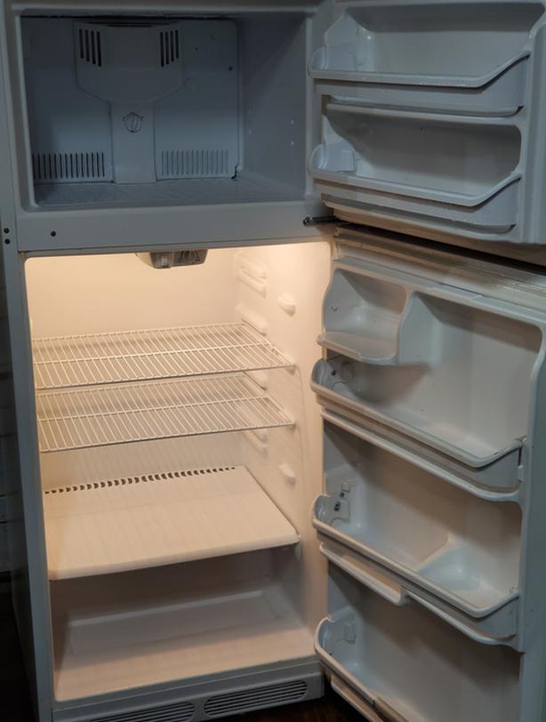 Kenmore Apartment size fridge good Condition, cold Classifieds for