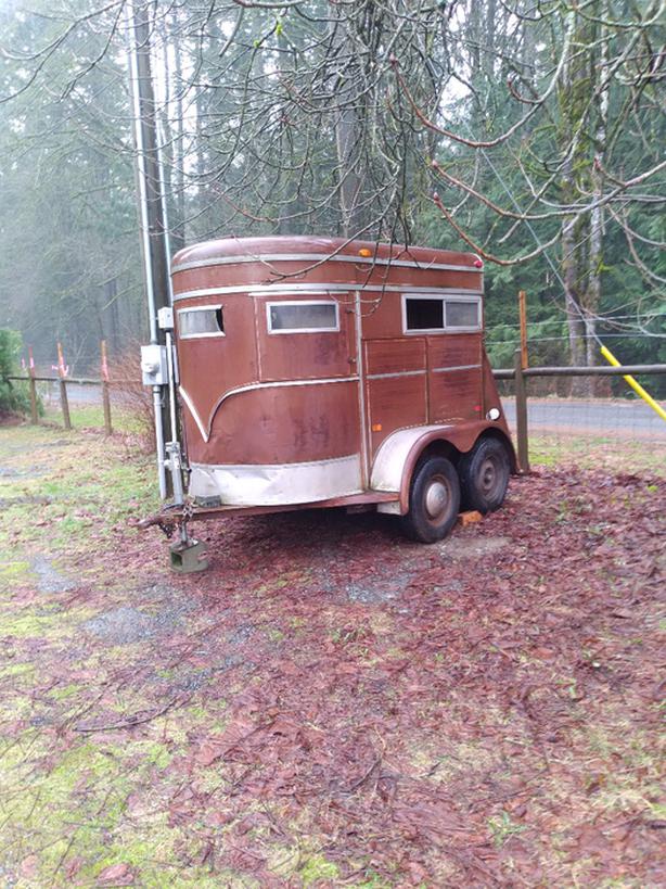 Bumper pull 2 horse trailer Classifieds for Jobs, Rentals, Cars