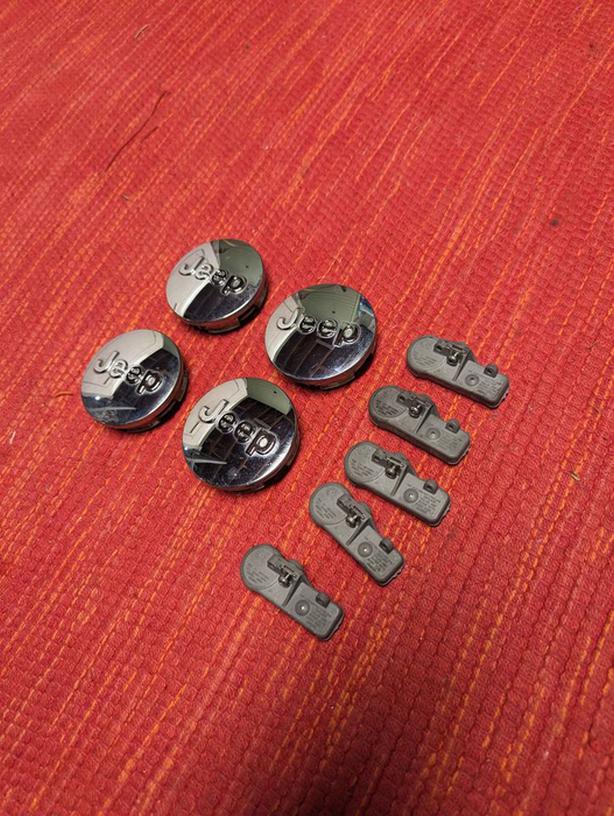 Jeep Wheel center caps and sensors Classifieds for Jobs, Rentals