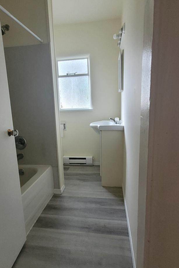 One Bedroom, One Bathroom 1500.00/month plus Utilities, pets