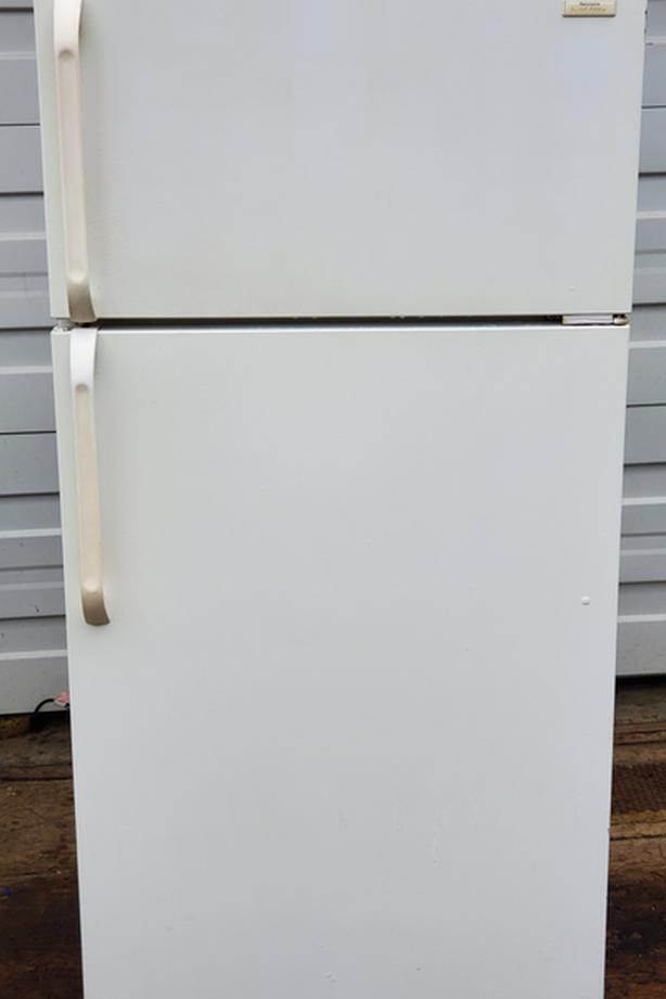 Kenmore mid size fridge Good Condition, cold Classifieds for Jobs