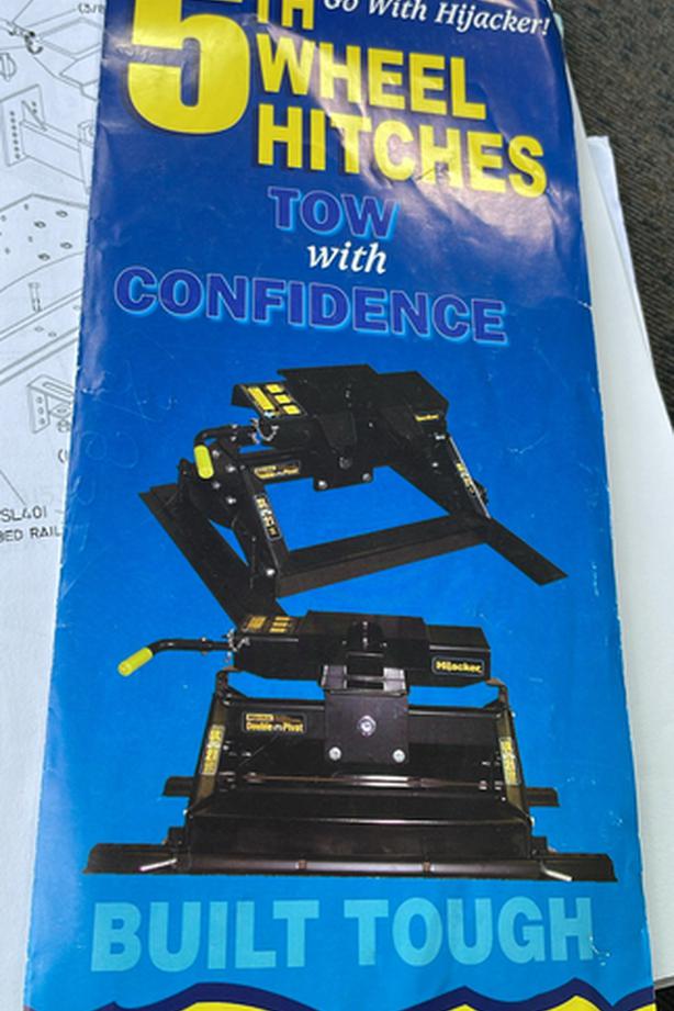 Hi Jacker Double Pivot/Slider 5th Wheel Hitch Classifieds for Jobs, Rentals, Cars, Furniture