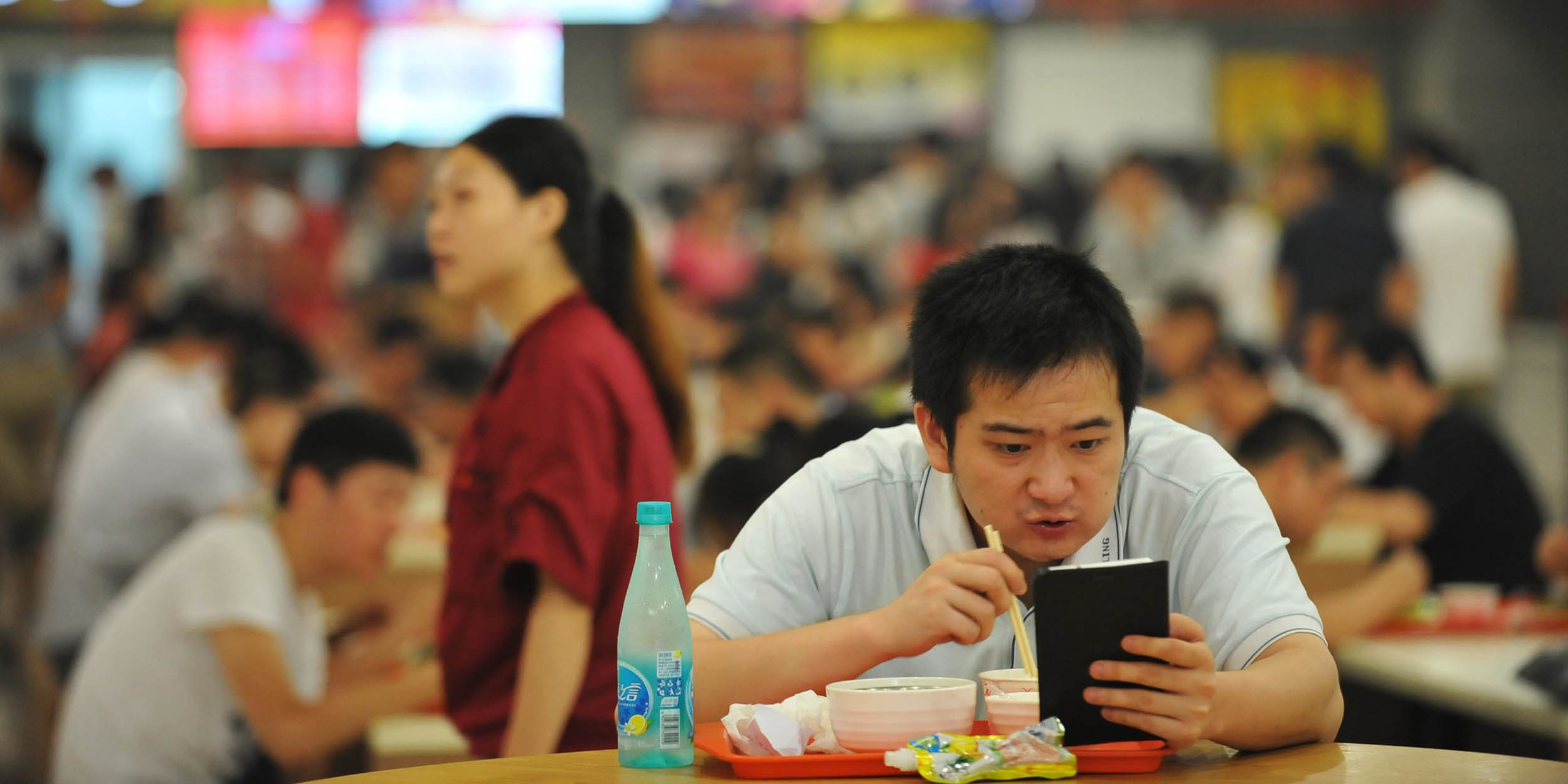 Chinese Office Workers Plagued by Bad Gastro Health, Survey Finds