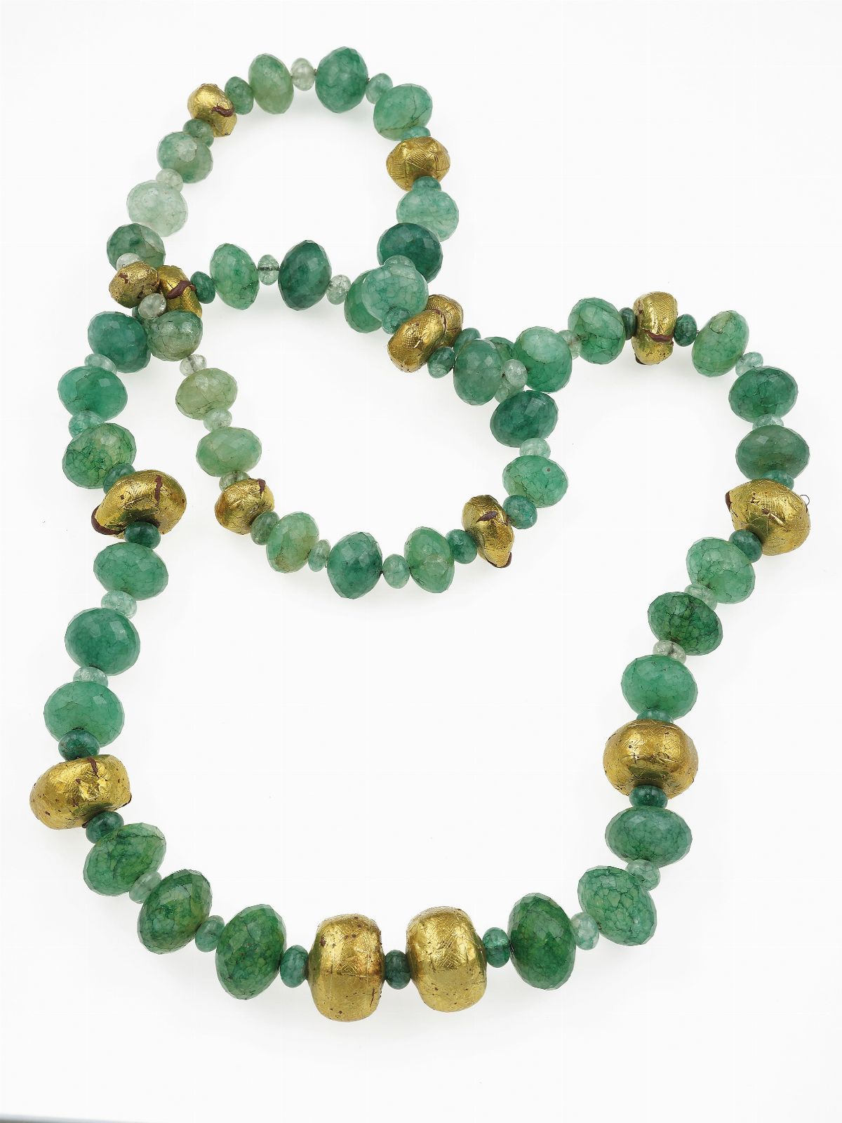 Collana con berilli verdi e wax gold Asta Fine Jewels Cambi Casa d'Aste