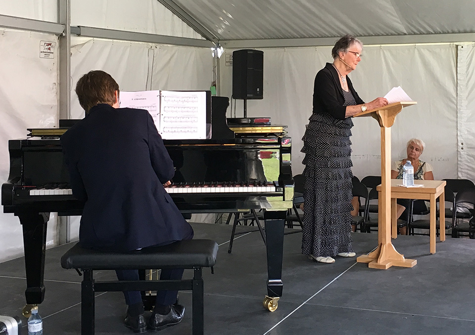 Repos SaintFrançois d’Assise Un aprèsmidi au jardin Image & son