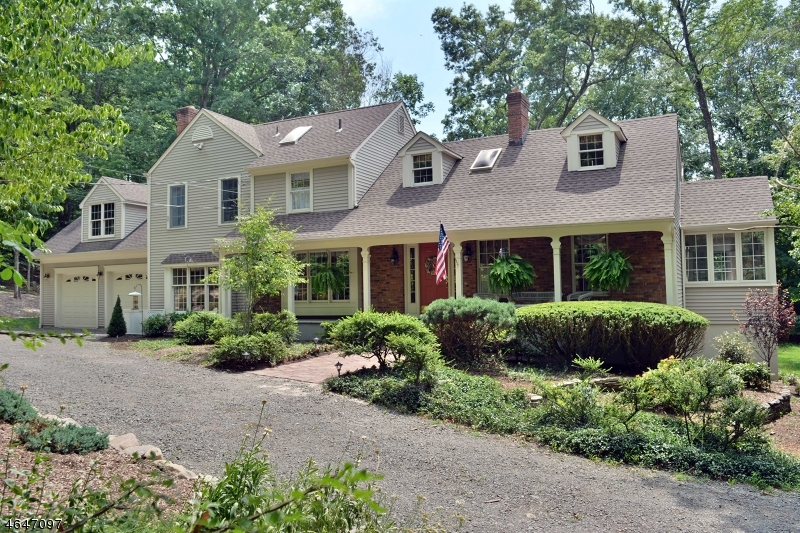 Sold 24 Hillside Ave, Upper Saddle River, NJ 07458 4 Beds / 2 Full