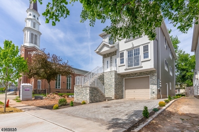 139 WASHINGTON AVENUE, a Luxury Home for rental in Elizabeth, Нью