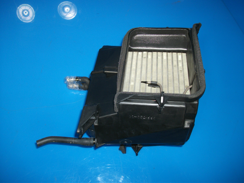 9802 Toyota Corolla OEM A/C evaporator box with expansion valve