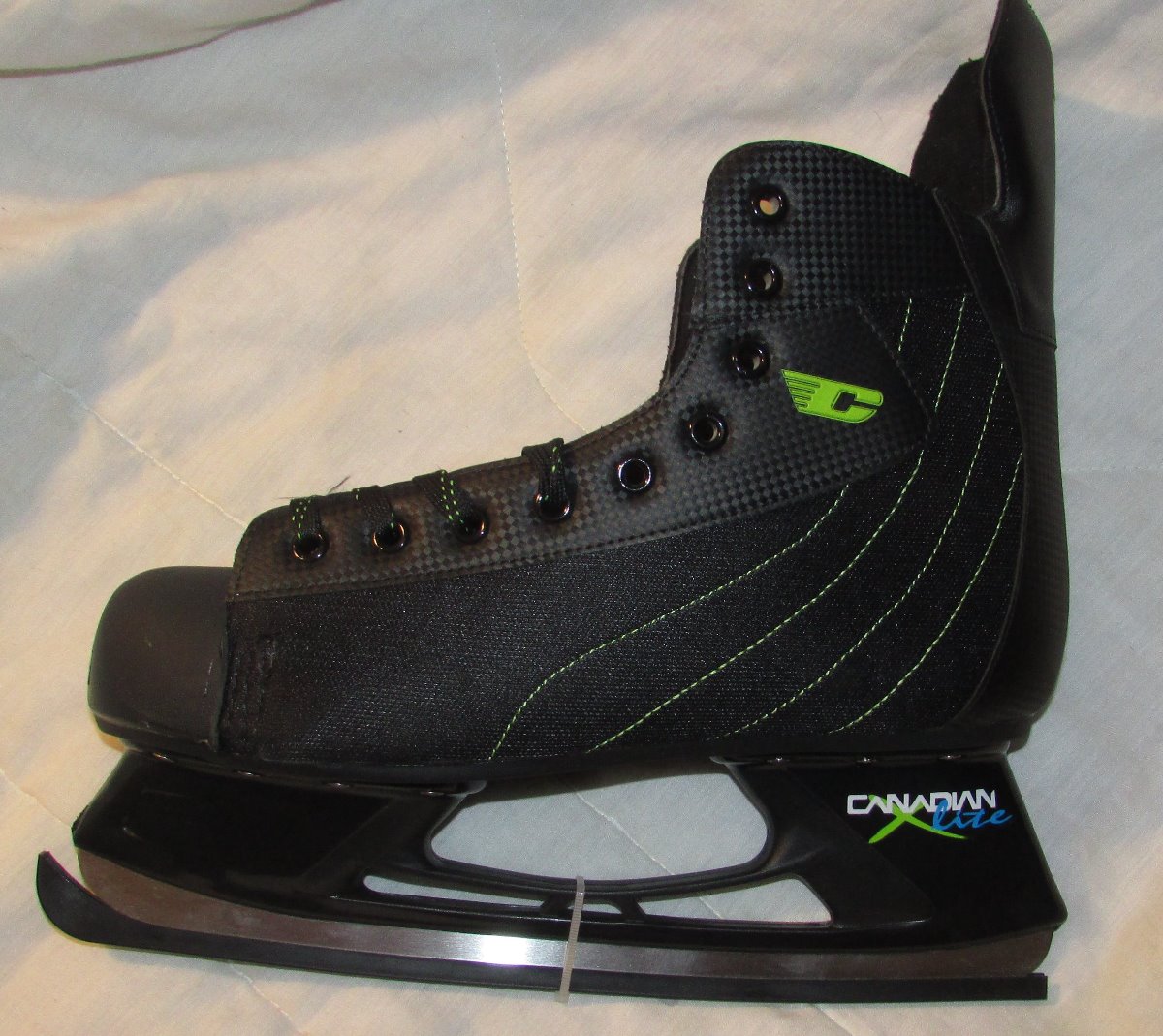 Canadian XLite Senior Ice hockey skates, The Corporal's Crease