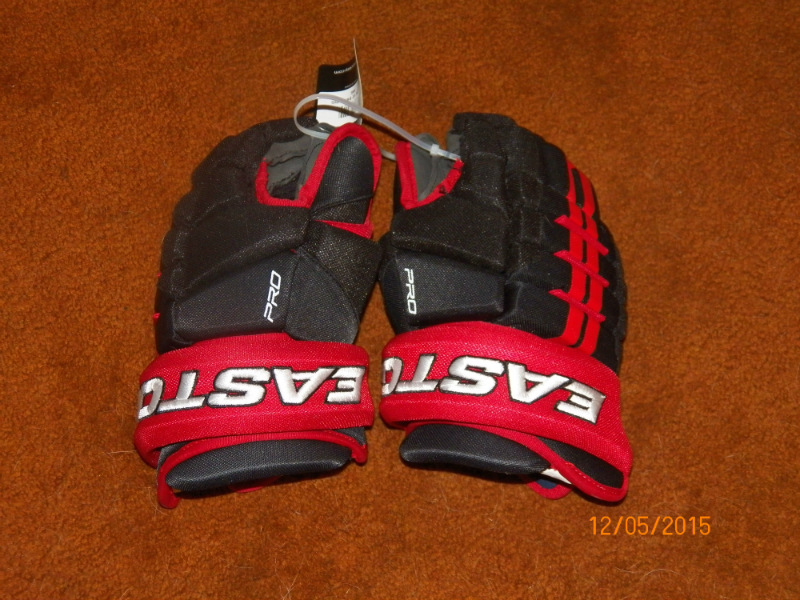 Easton Pro 12" junior ice hockey gloves, The Corporal's Crease