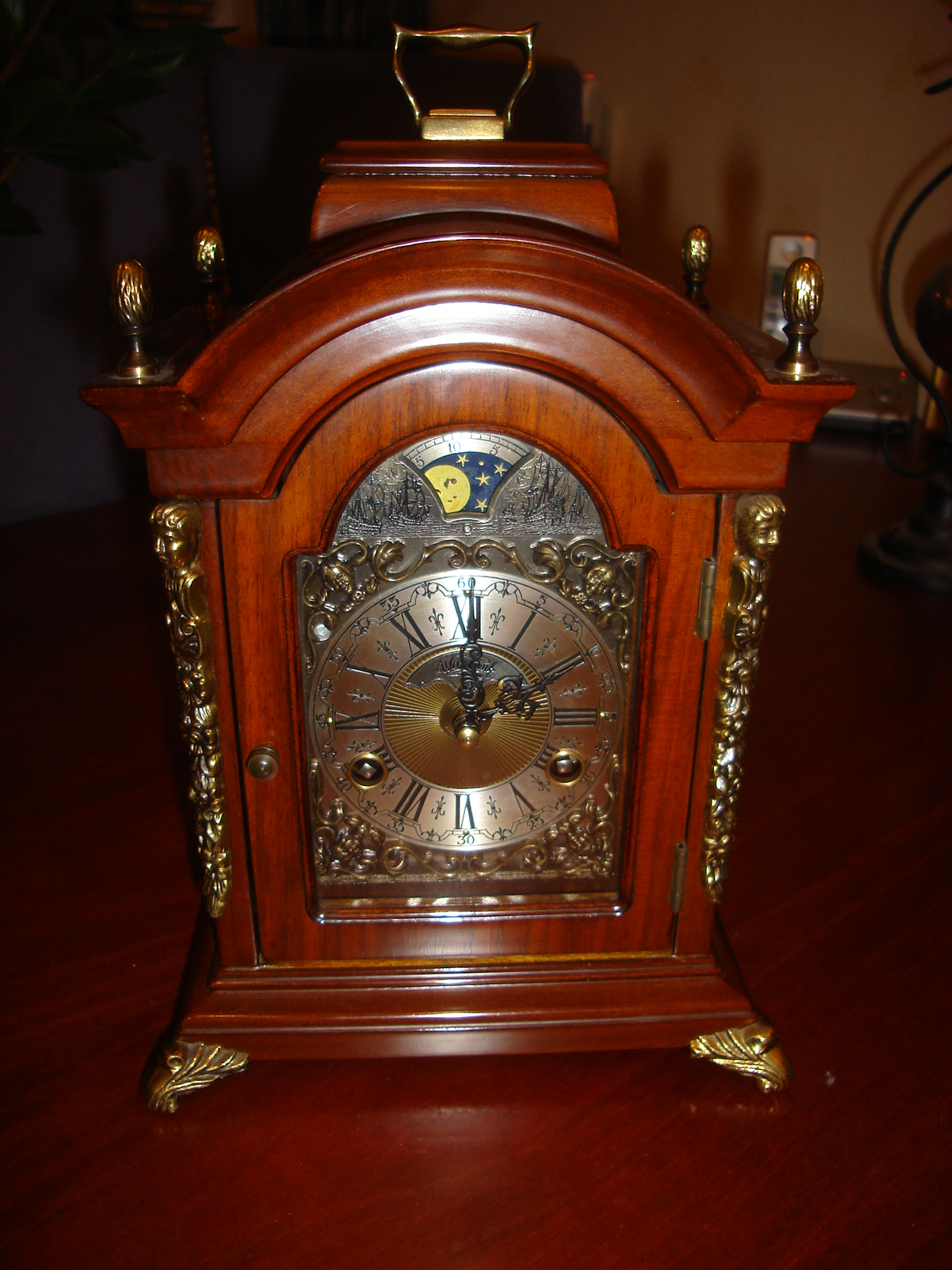 Original Warmink Wuba Table / Mantle / Bracket clock, 2 gong