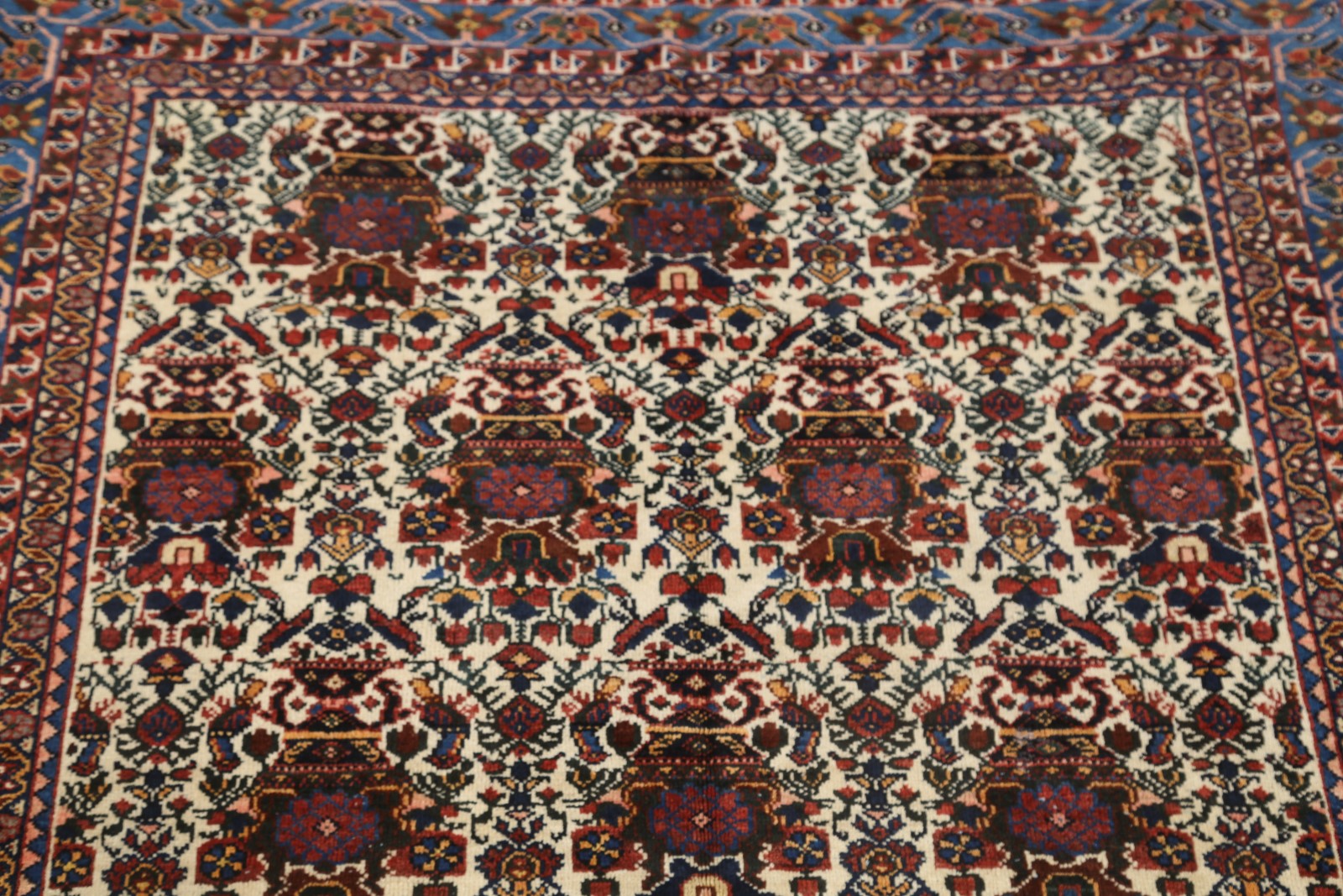Excellent Vintage Ivory Kirman HandKnotted Geometric Area Rug 5x7
