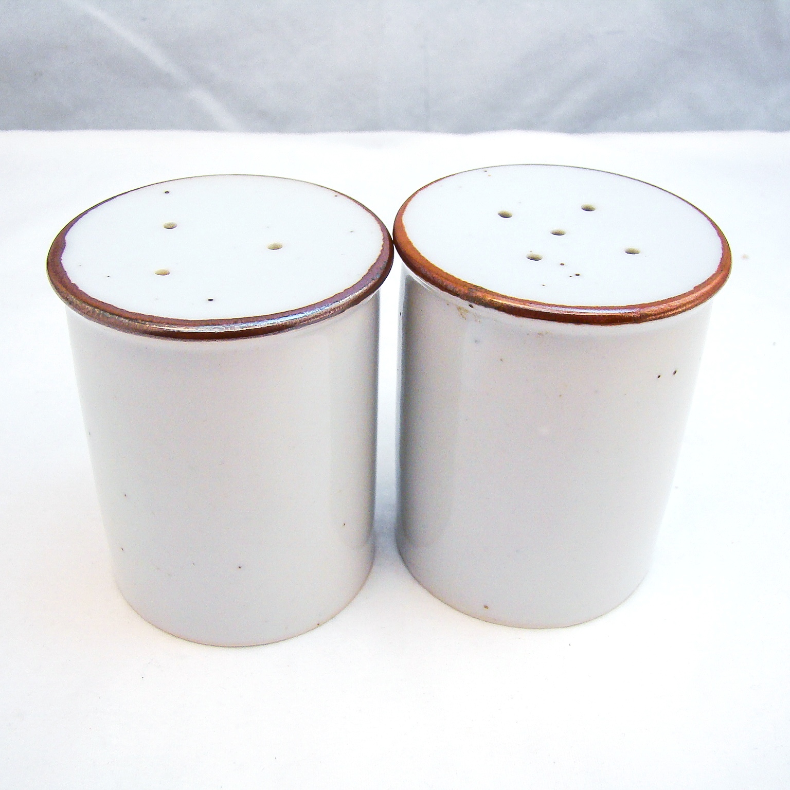 Trend Pacific EARTHSTONE Rust Brown Salt & Pepper Shaker Set EXCELLENT