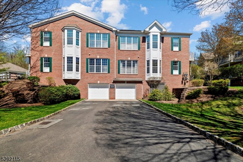 901 Four Seasons Dr 901, Wayne Twp. NJ Real Estate Listing exitrealty