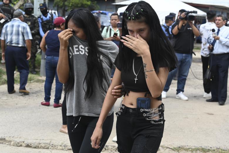 Las impactantes imágenes de la masacre en una cárcel femenina de Honduras