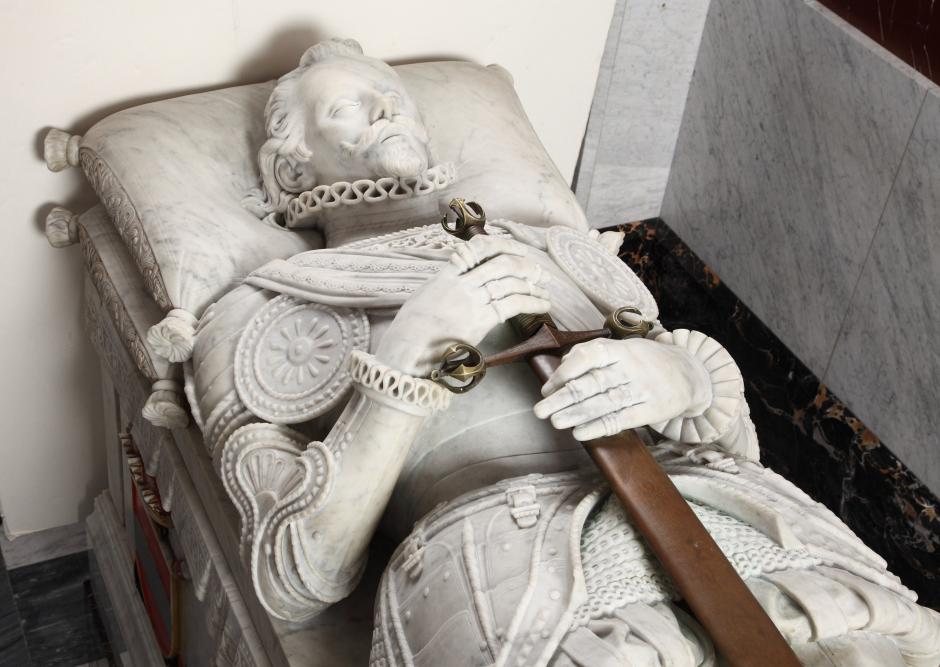 Héroes y tumbas aquí yacen los grandes guerreros de España