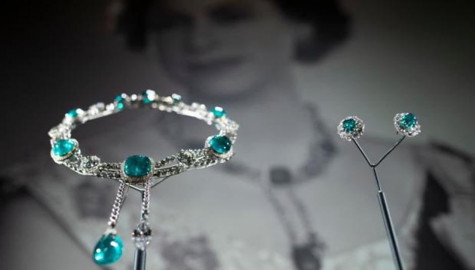 Las joyas de la corona así son las piezas más emblemáticas de Isabel II
