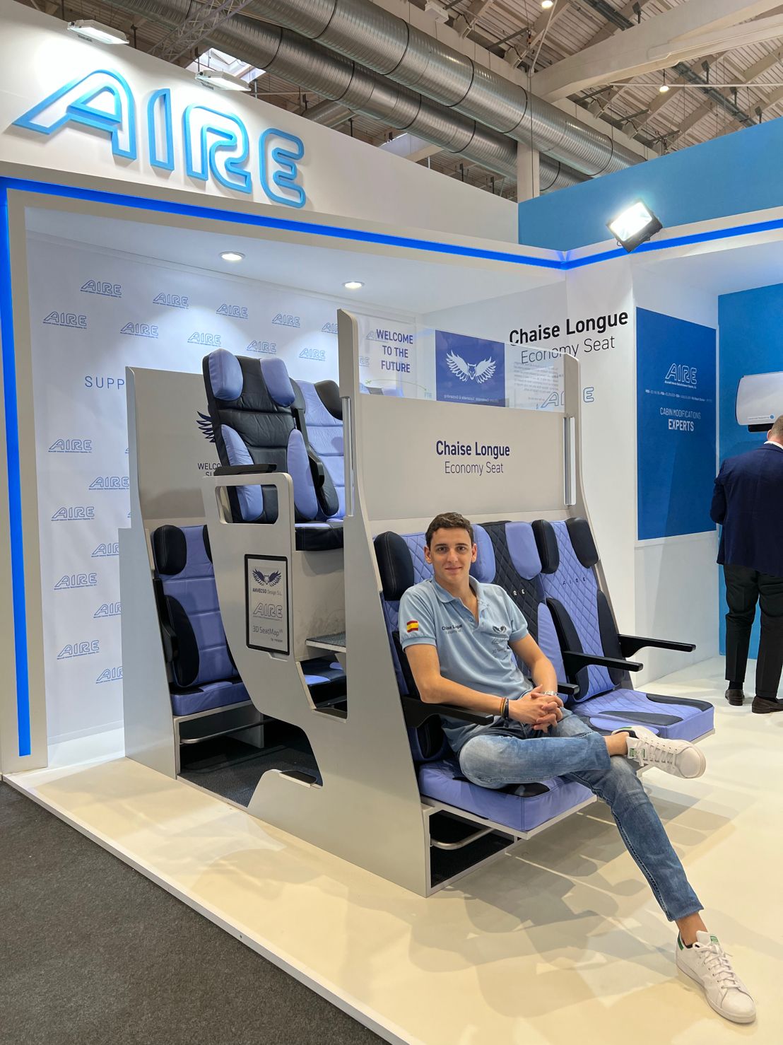 El ingeniero español del 'chaise longue' aéreo «Queremos mejorar la