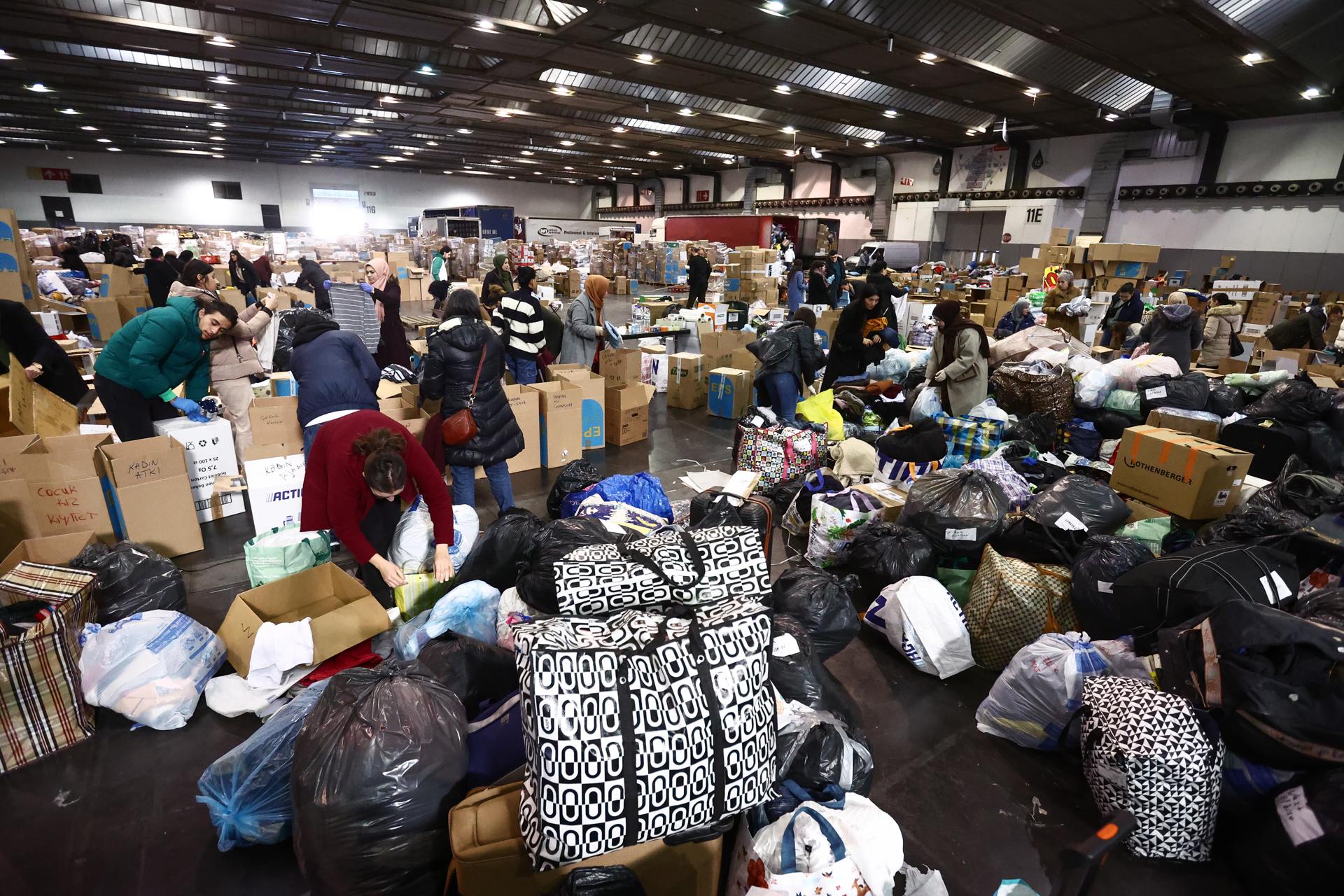 Where to donate clothes, diapers and other products for children