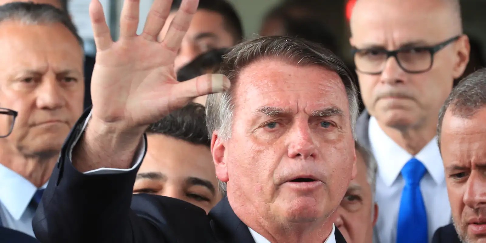 Bolsonaro pediu ajuda a advogado de Trump para postar sobre tarifaço 
