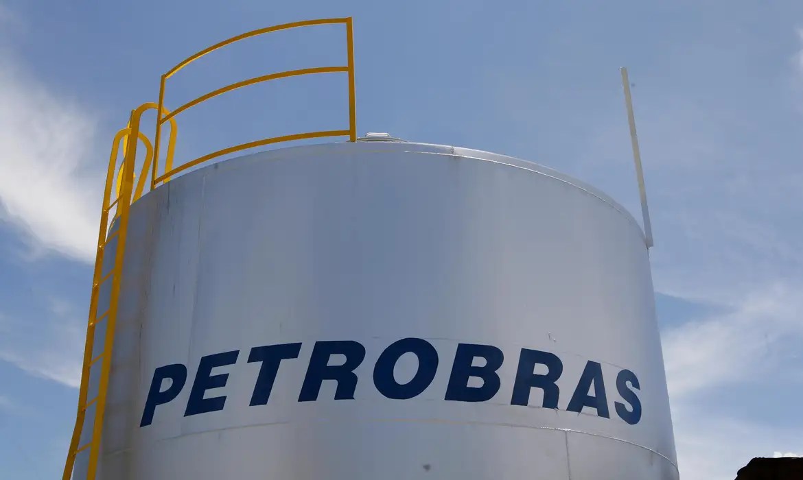Distribuidoras pedem mais importa&ccedil;&atilde;o de diesel pela Petrobras