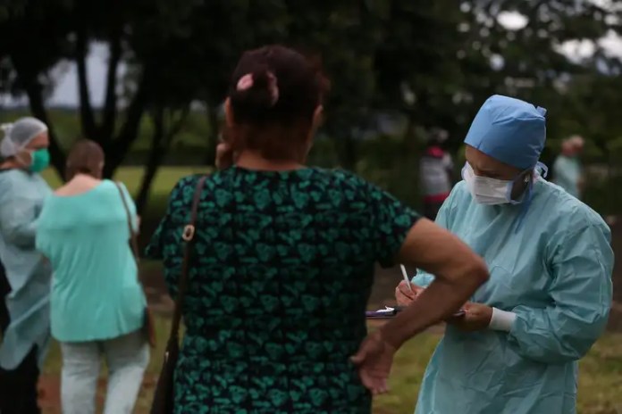Movimentação de idosos no posto da 612 Sul para Vacinação contra Influenza
