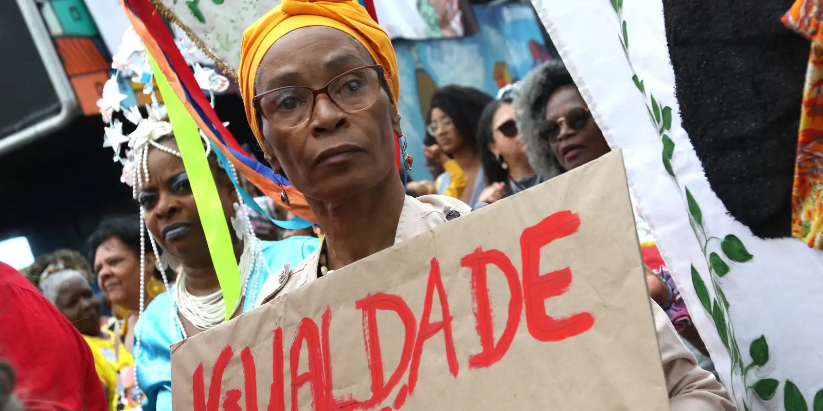 Mulheres concentram 60% de casos de racismo pela internet no Brasil