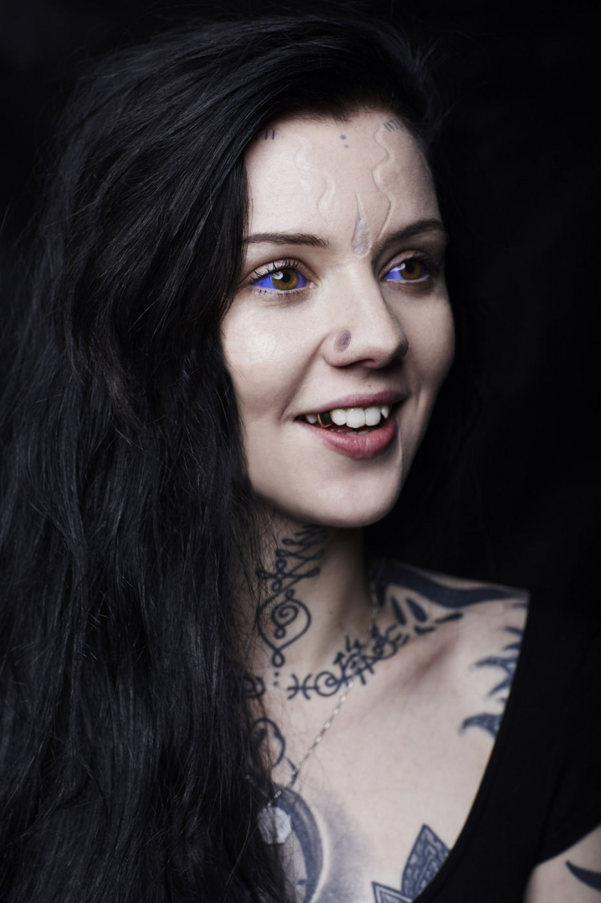 Esta é Grace Neutral, uma entusiasta da modificação corporal