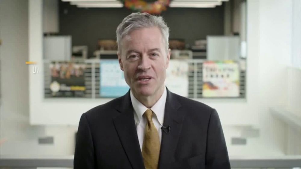 University of Wisconsin Milwaukee TV Spot, 'Lubar Entrepreneurship Center' Song by Floor Tracks